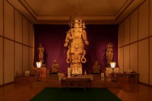 兜跋毘沙門天立像