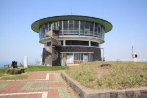 寒風山回転展望台
